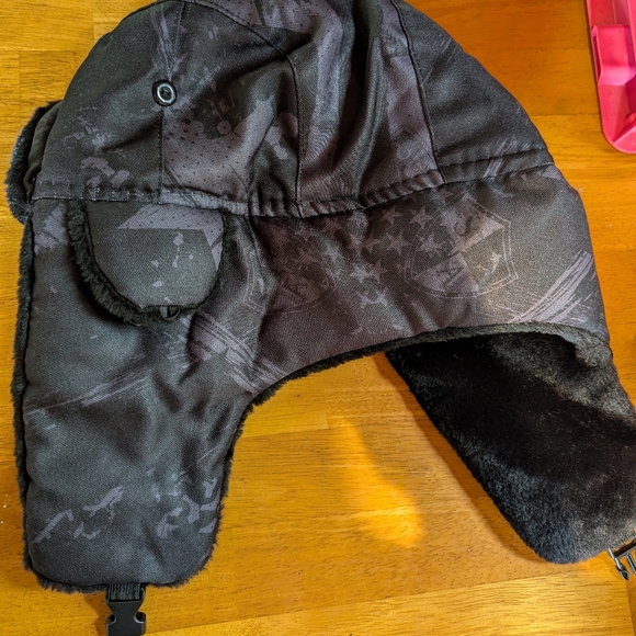 Trapper hat - Picture 2 of 3